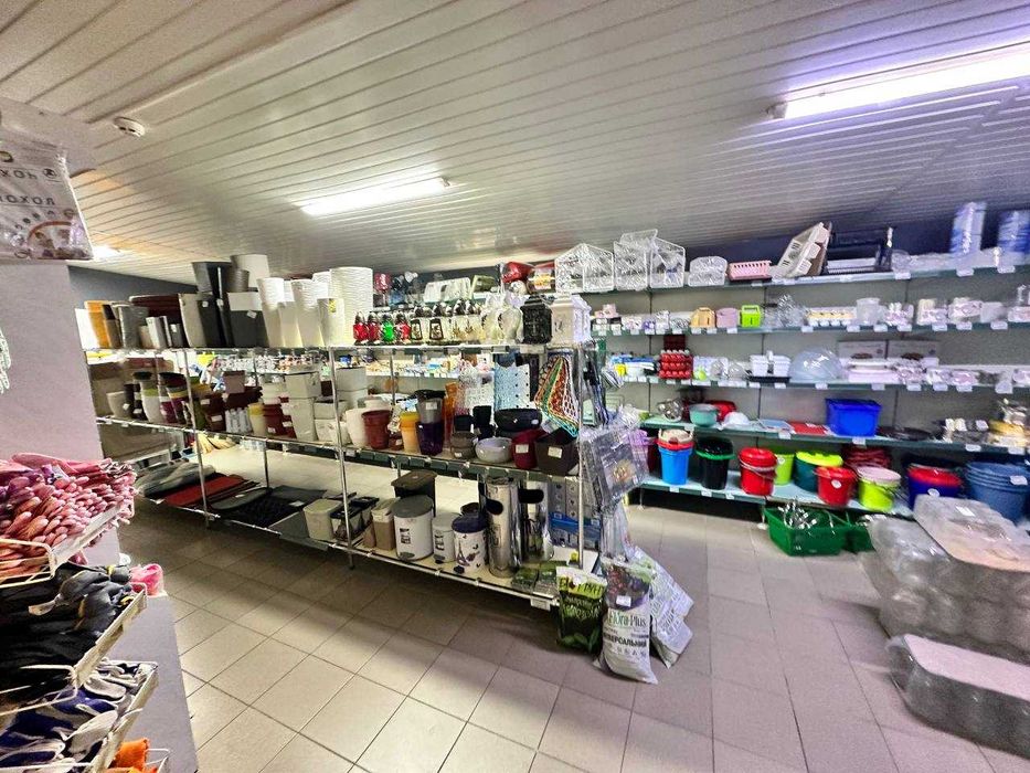 Оренда комерційного приміщення 250 кв.м у центрі Радехова Тарнавського