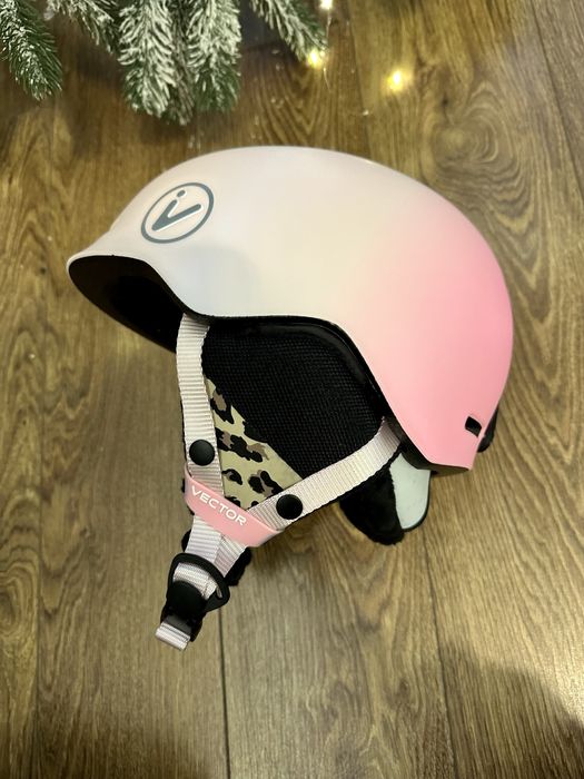 Лыжный шлем Vector бело  с тигровыми вставками Размер М