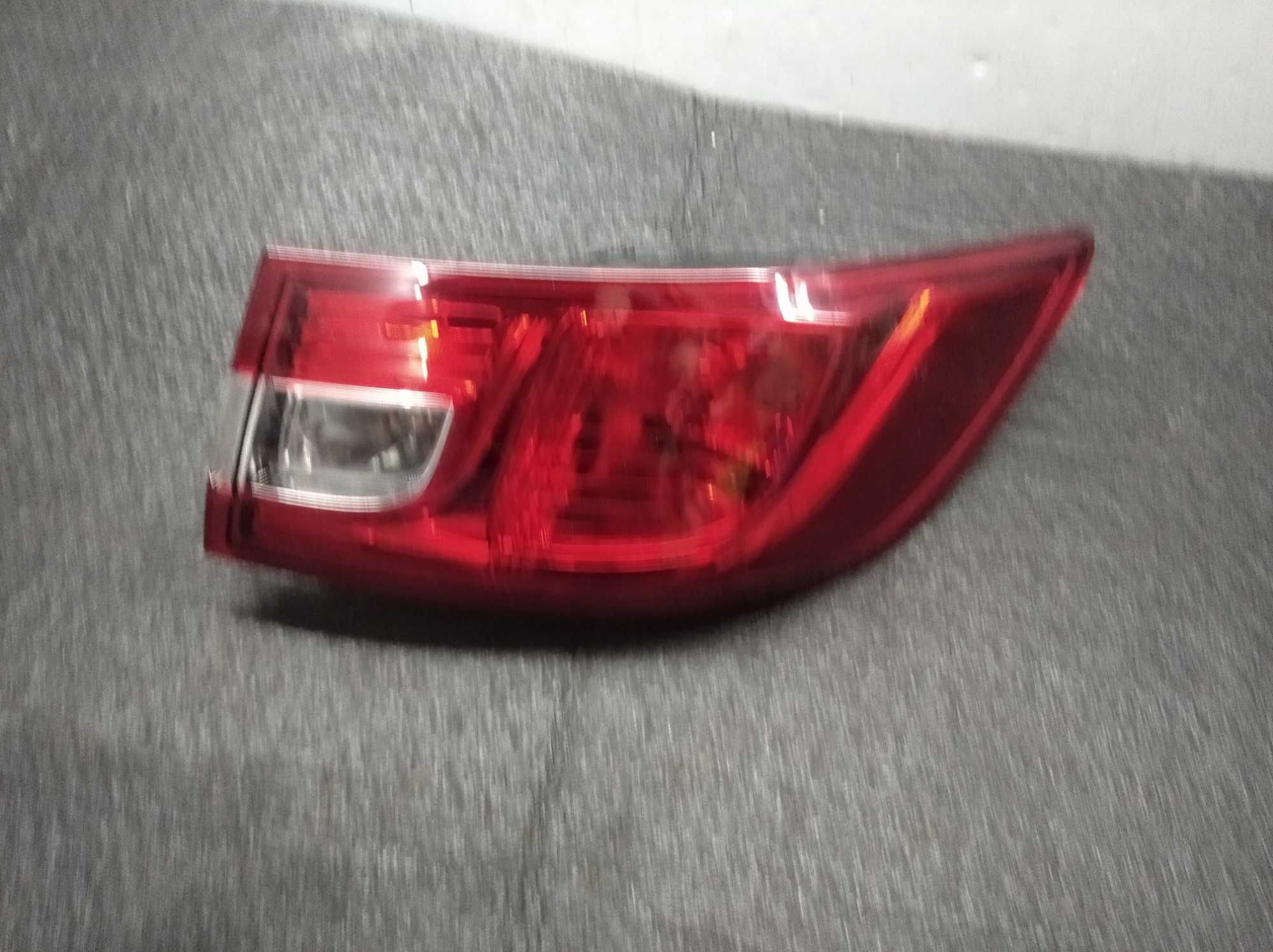 Renault Clio IV lampa prawy tył