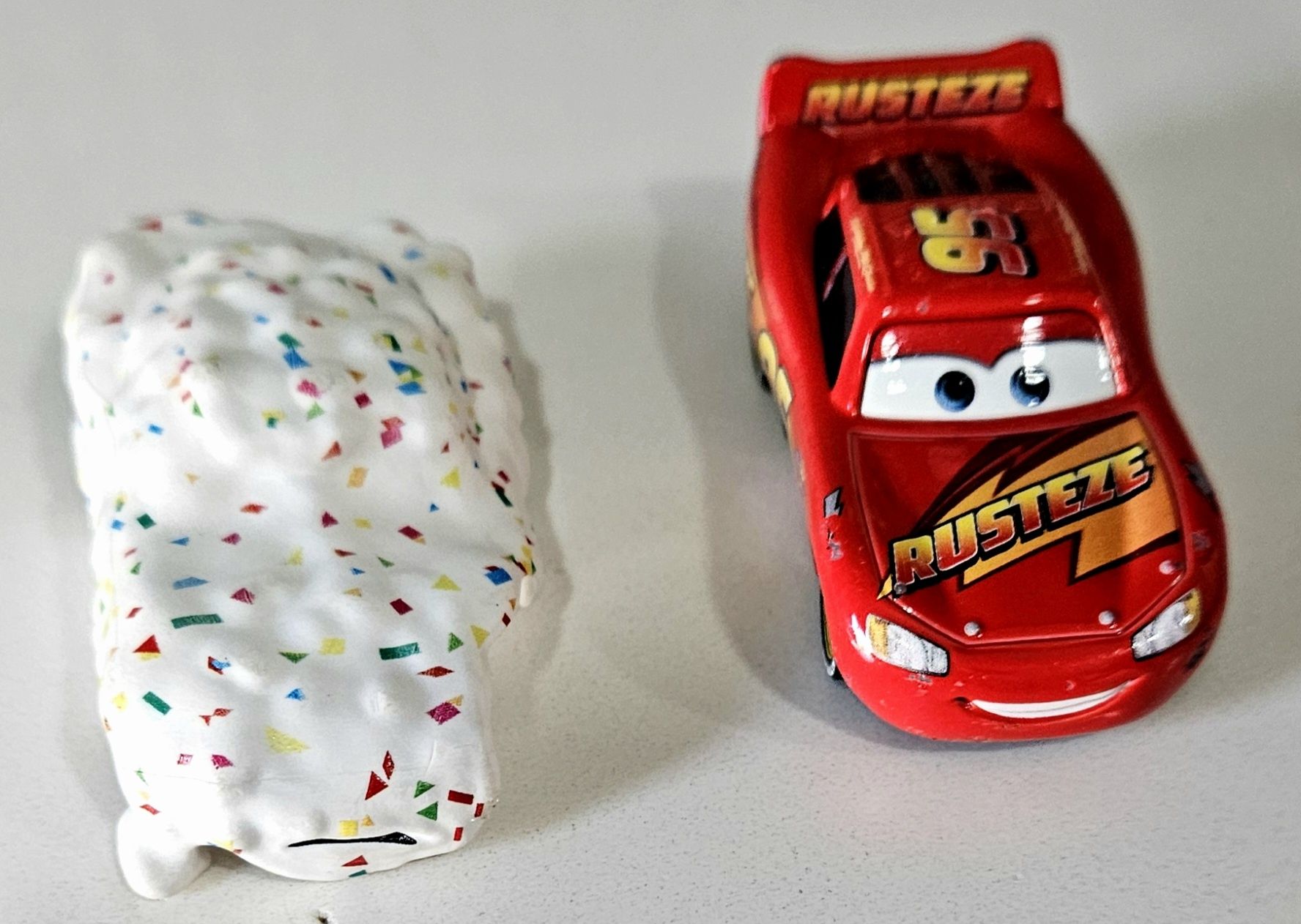 Miniatura 1:55 Faisca McQueen Cupcake - Mattel - GKB29