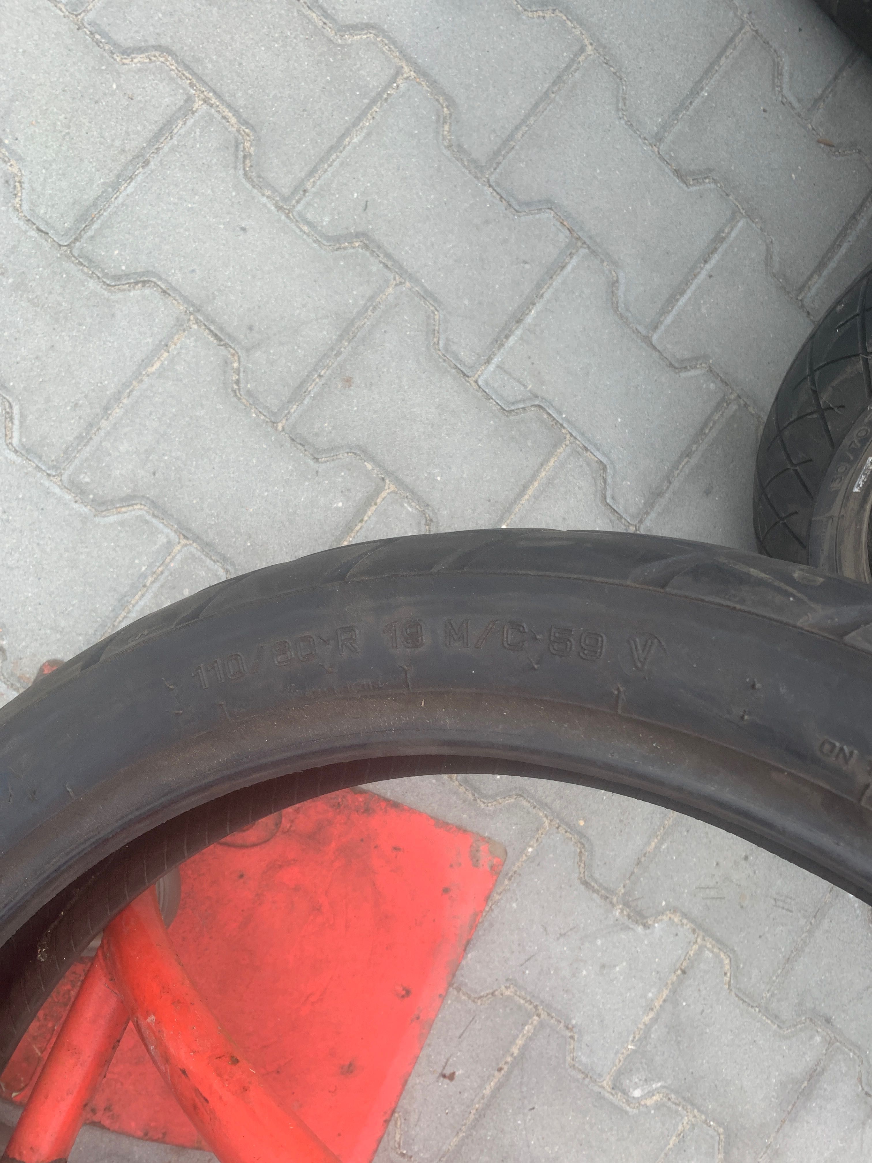 110/80 R 19 metzeler tourance nr 32