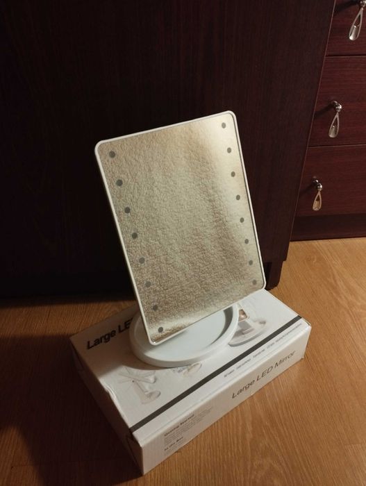 Lampa LED Mirror do makijażu (nie działają ledy)