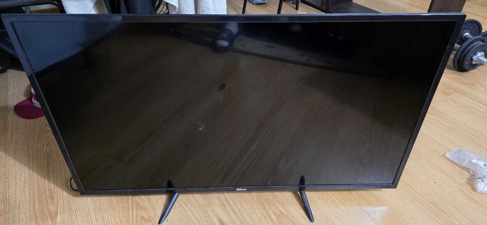 Smart TV Qilive 40” Q40FS232 – Ótimo estado!