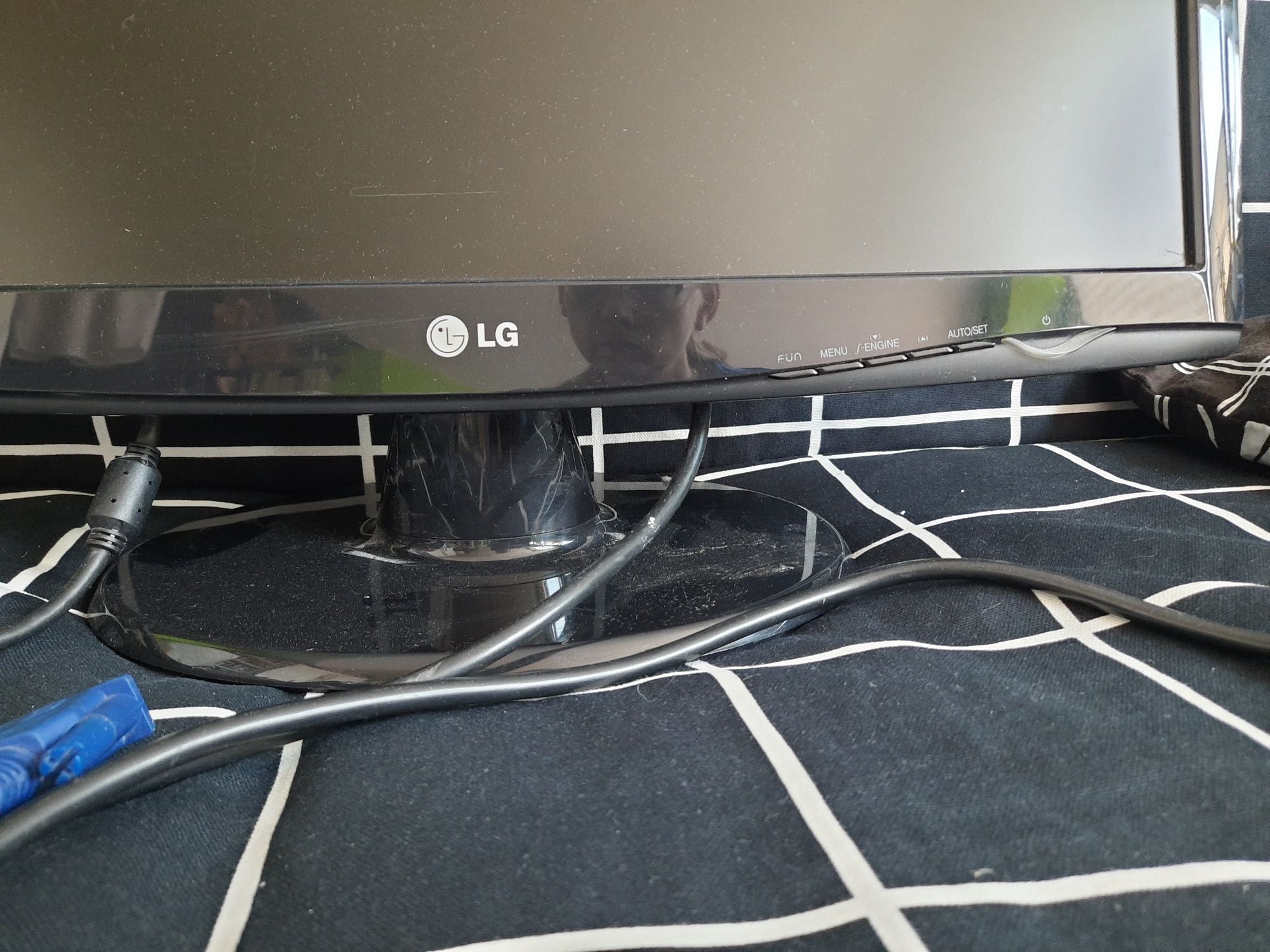 Monitor LCD LG Flatron W2243S-PF 22 całe do komputera