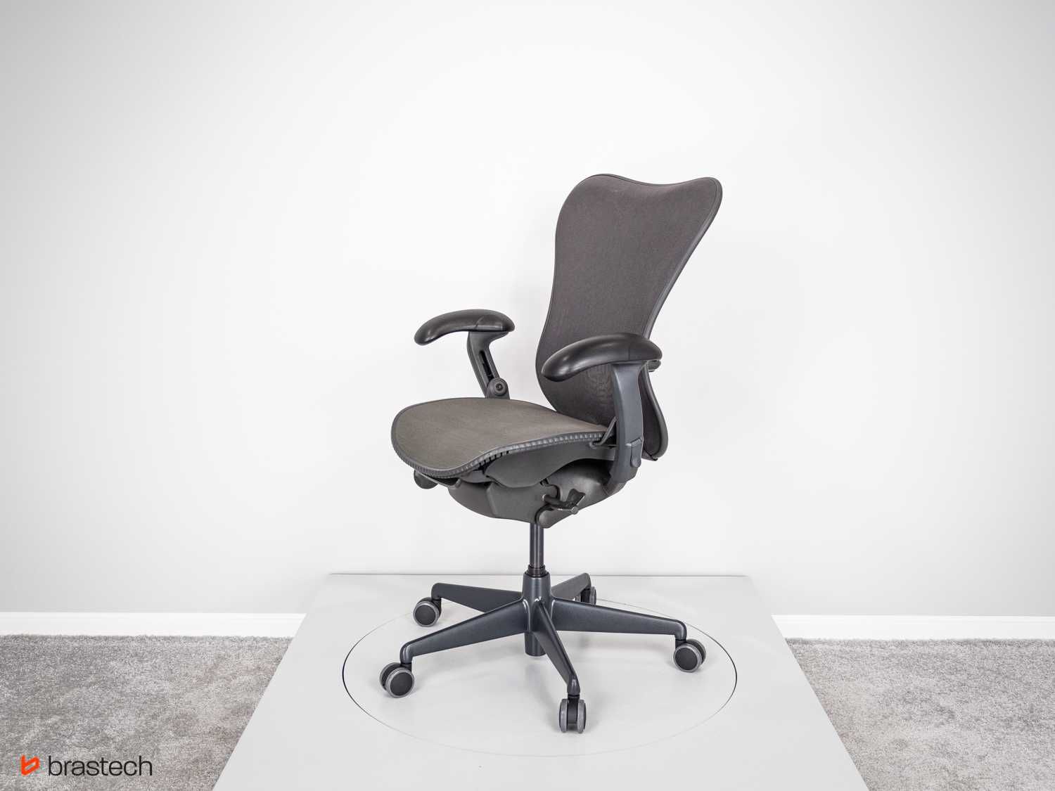 Fotel biurowy obrotowy Herman Miller Mirra