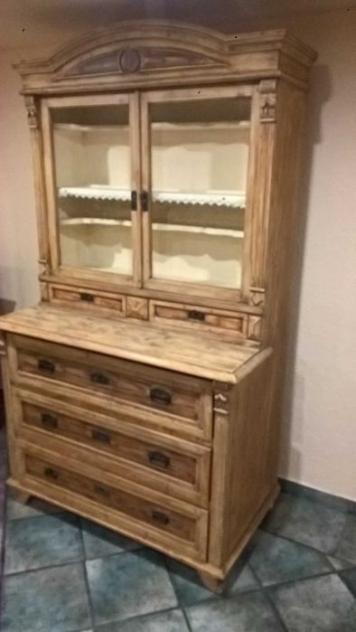 Kredens przedwojenny