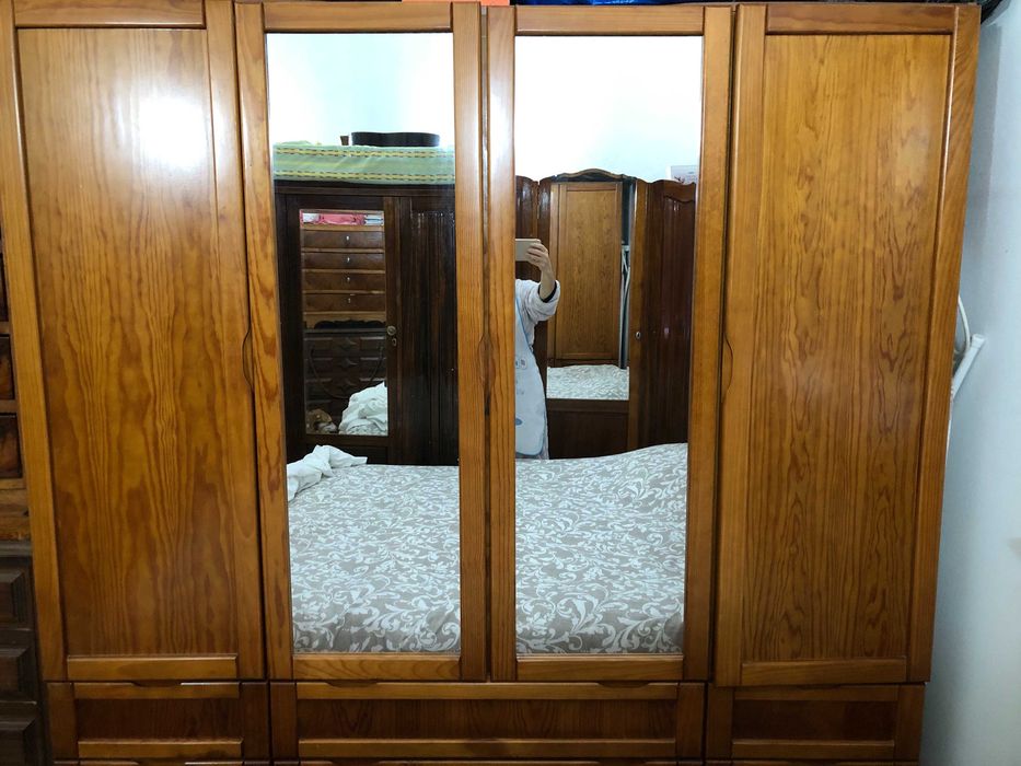 Roupeiro Elegante, Moderno e Como Novo! OPORTUNIDADE IMPERDÍVEL!