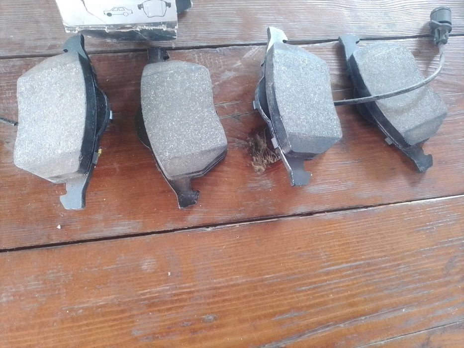 Колодки гальмівні передні