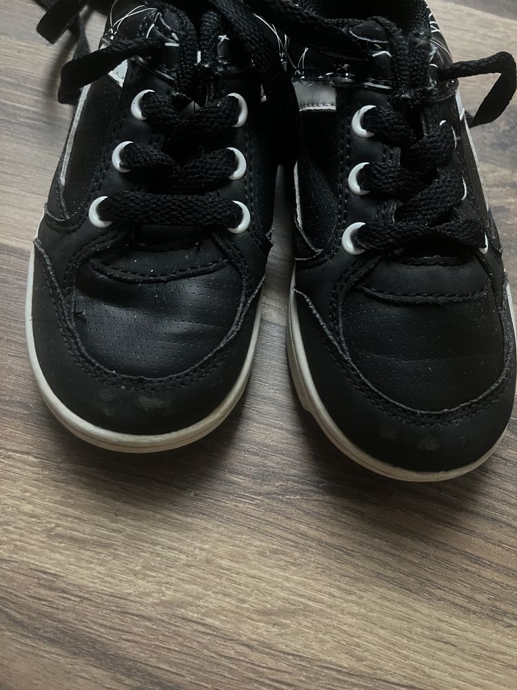 Buty dziecięce świecące podeszwy czarno białe 26