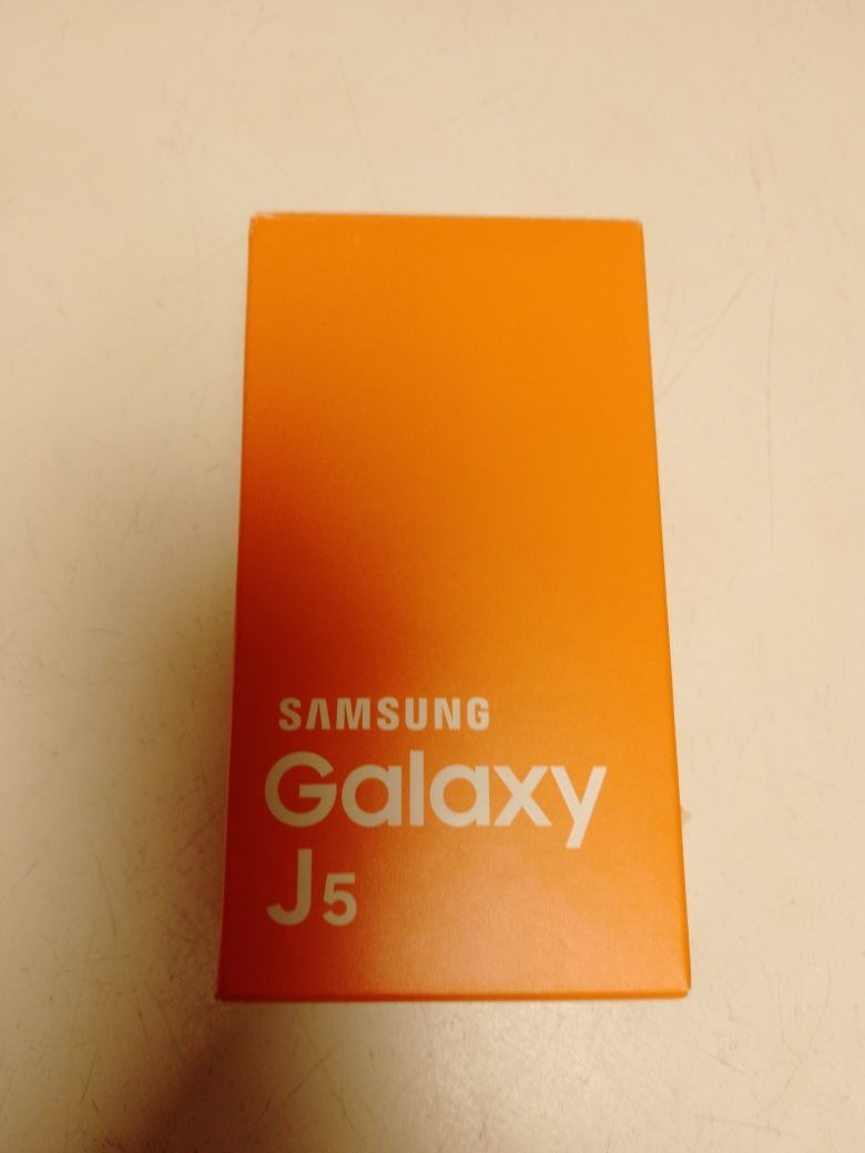 Телефон Samsung Galaxy j5, смартфон