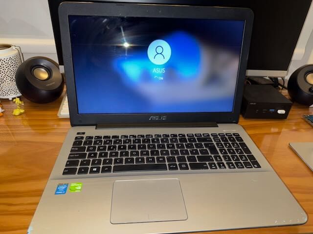 Portátil Asus Intel i7