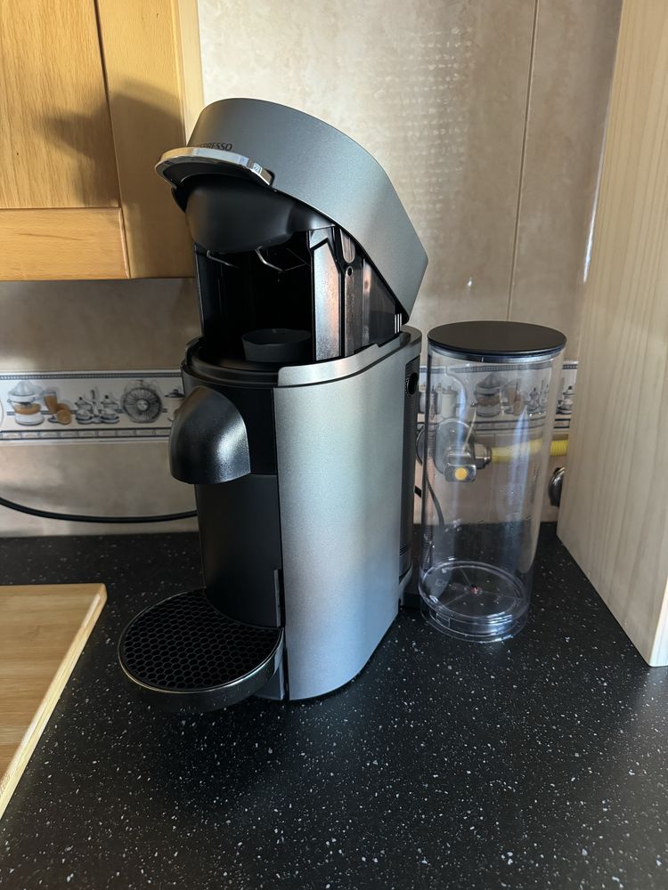 Máquina café Nespresso Vertuo