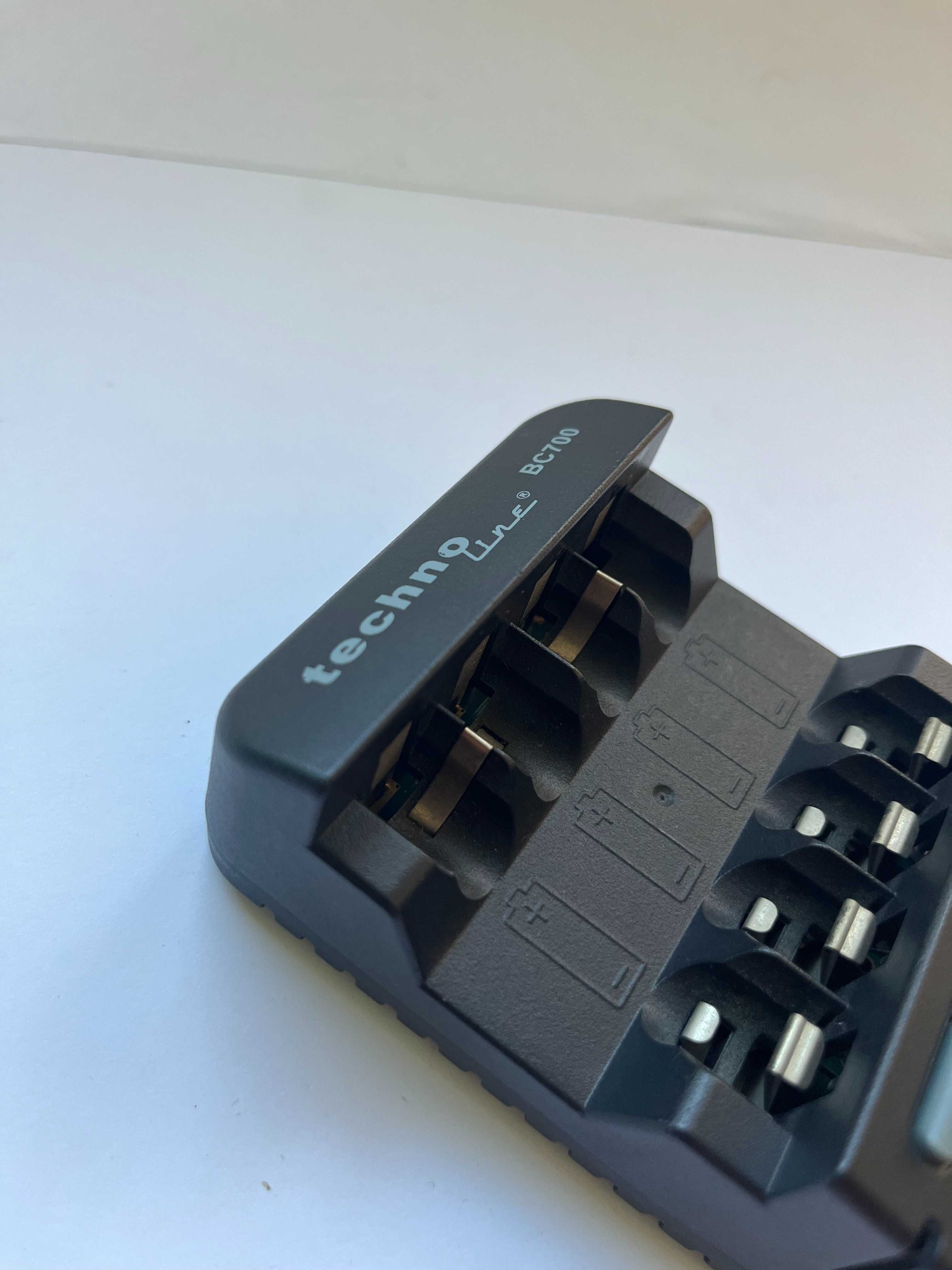 Mikroprocesorowa Ładowarka TECHNOLINE BC-700 model 3 V!