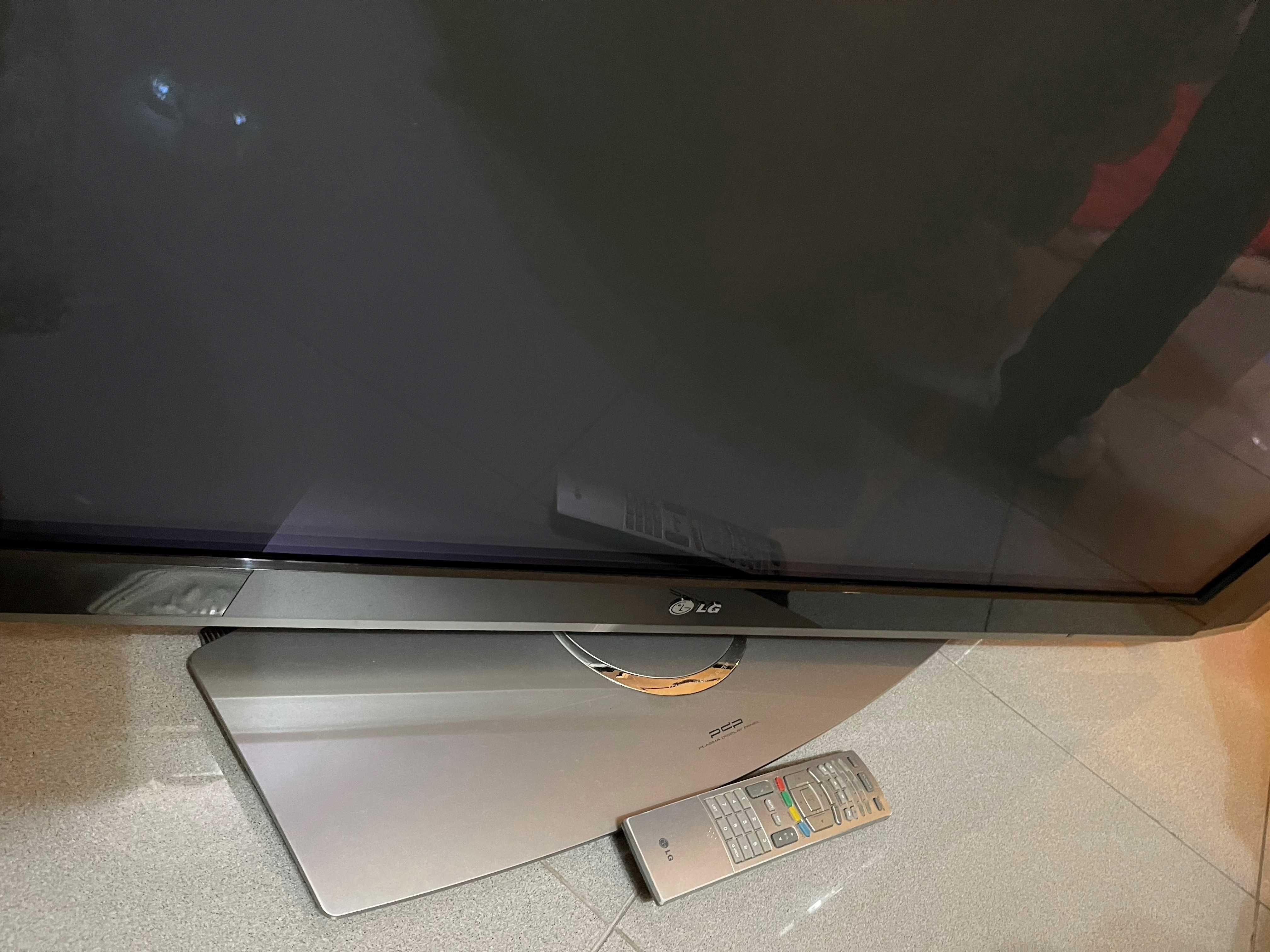 TV plasma LG 107 cm 42PXR5R-ZB