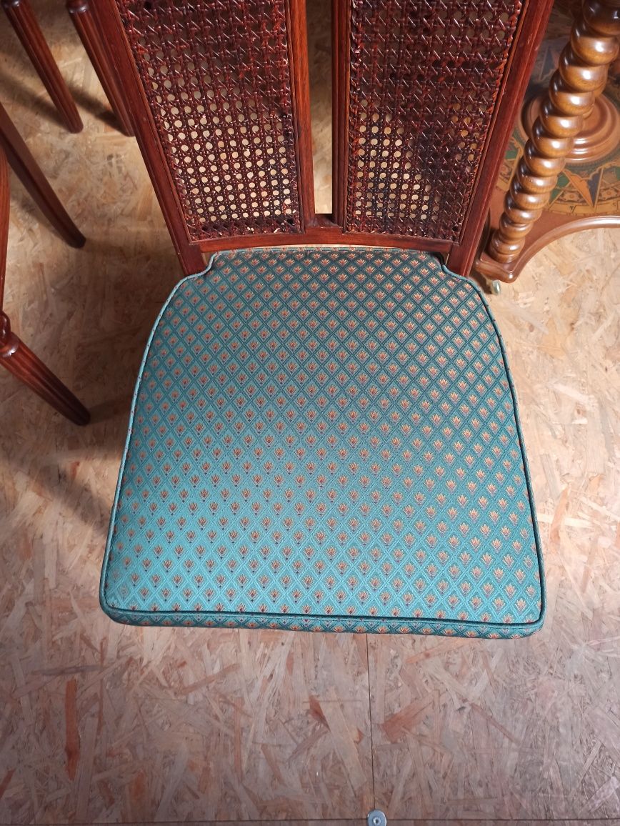 Krzesło, krzesła z rattanowym oparciem