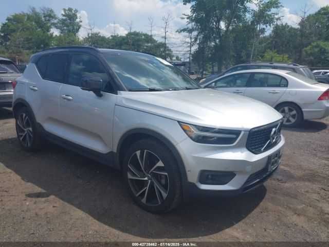 Volvo XC40 T5 Momentum / T5 R-Design 2019