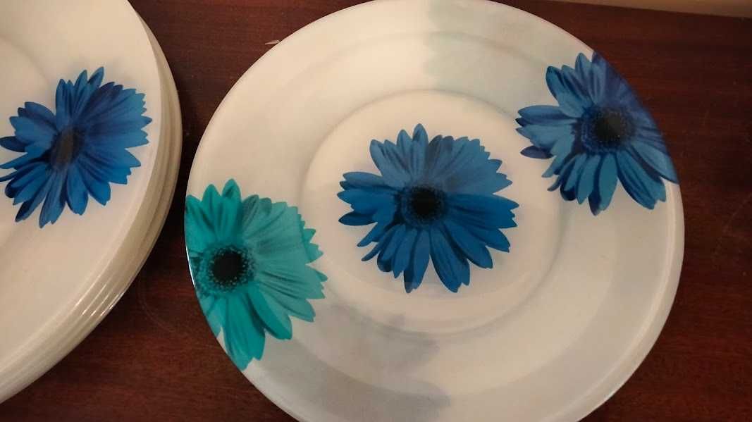 Pratos de cozinha com motivos florais