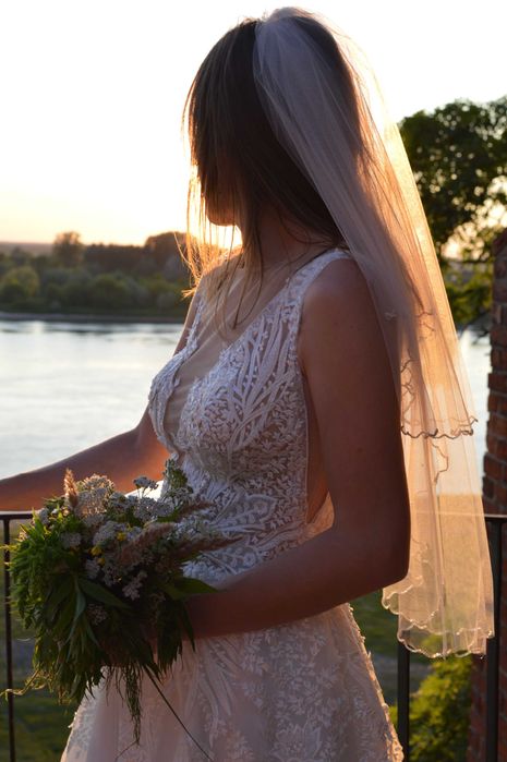 Suknia ślubna motyw listków