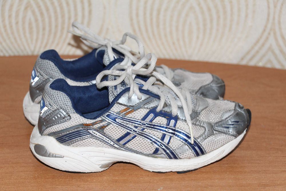 Кроссовочки Asiks текстиль 34 р.