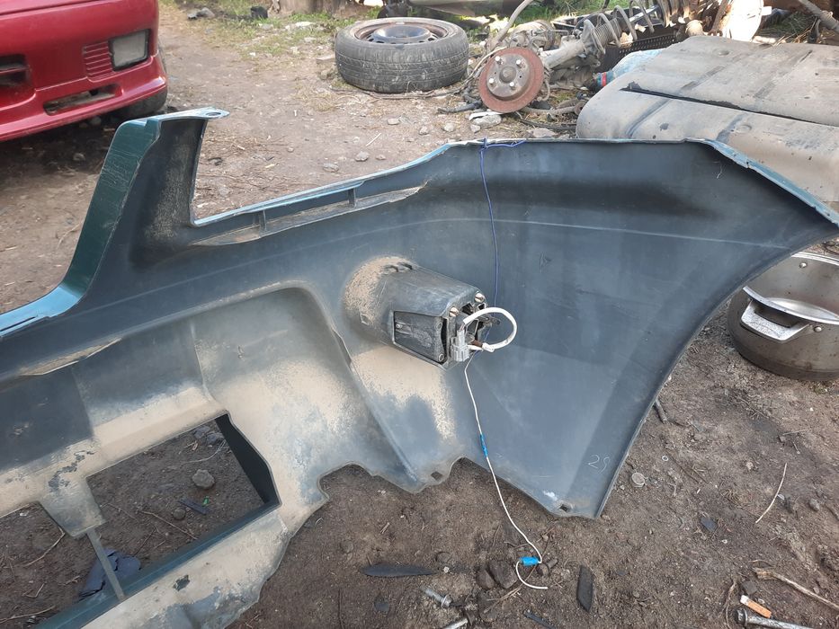 Продам бампер решётку Nissan X Trail T30