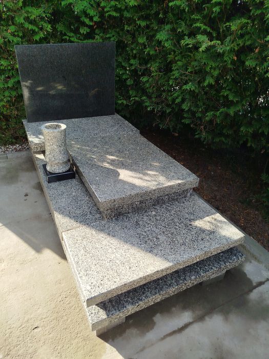 Sprzedam nagrobek granitowy możliwy transport i montaż