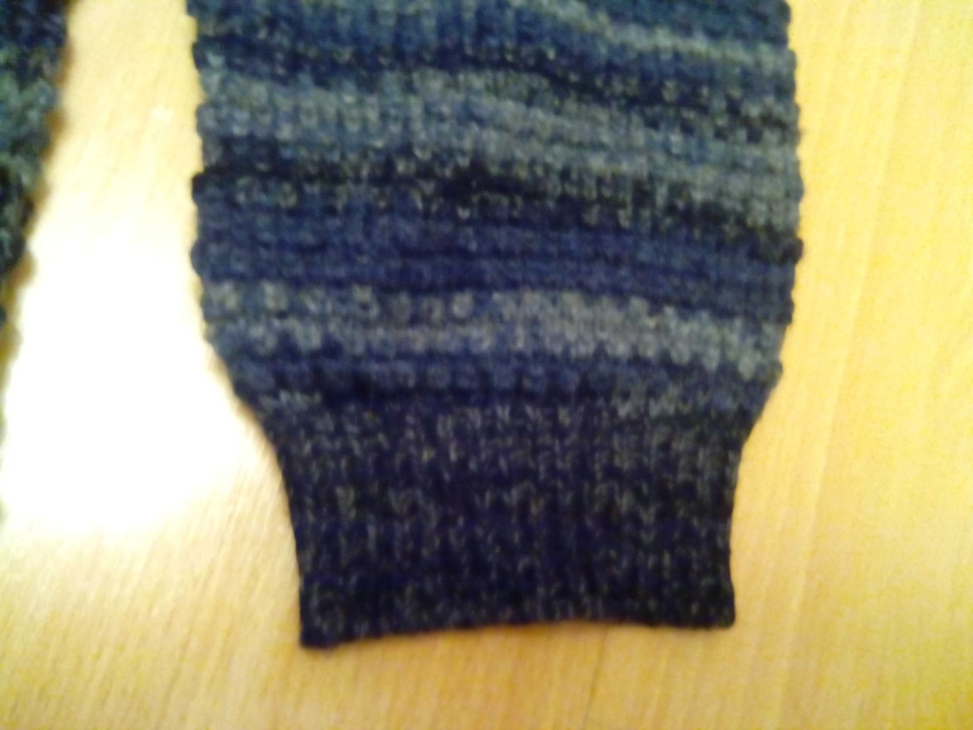 sweter męski granatowy w paski, rozmiar m/l, oversize