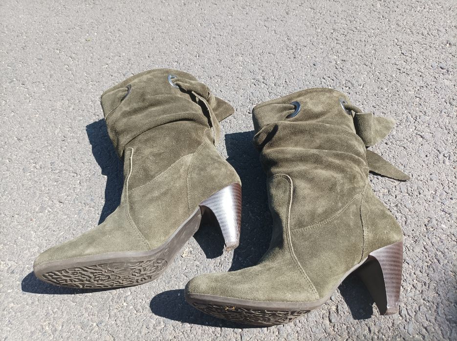 Butelkowa zieleń Zamszowe kowbojki botki kozaki rozmiar 37