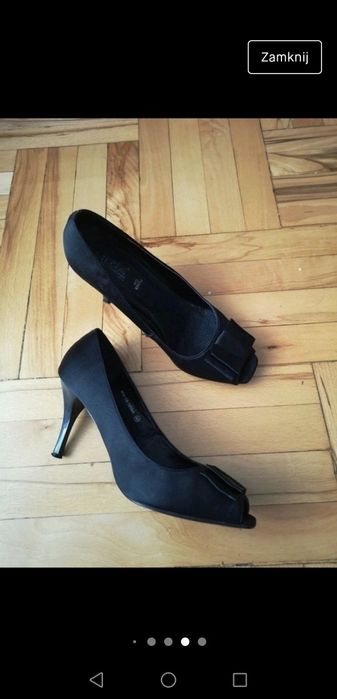 Czarne satynowe szpilki, nie wysokie