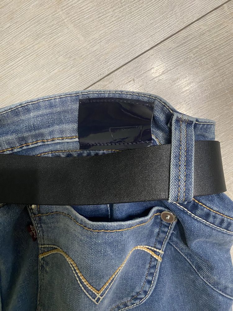 Levi’s Revel jeansy r M