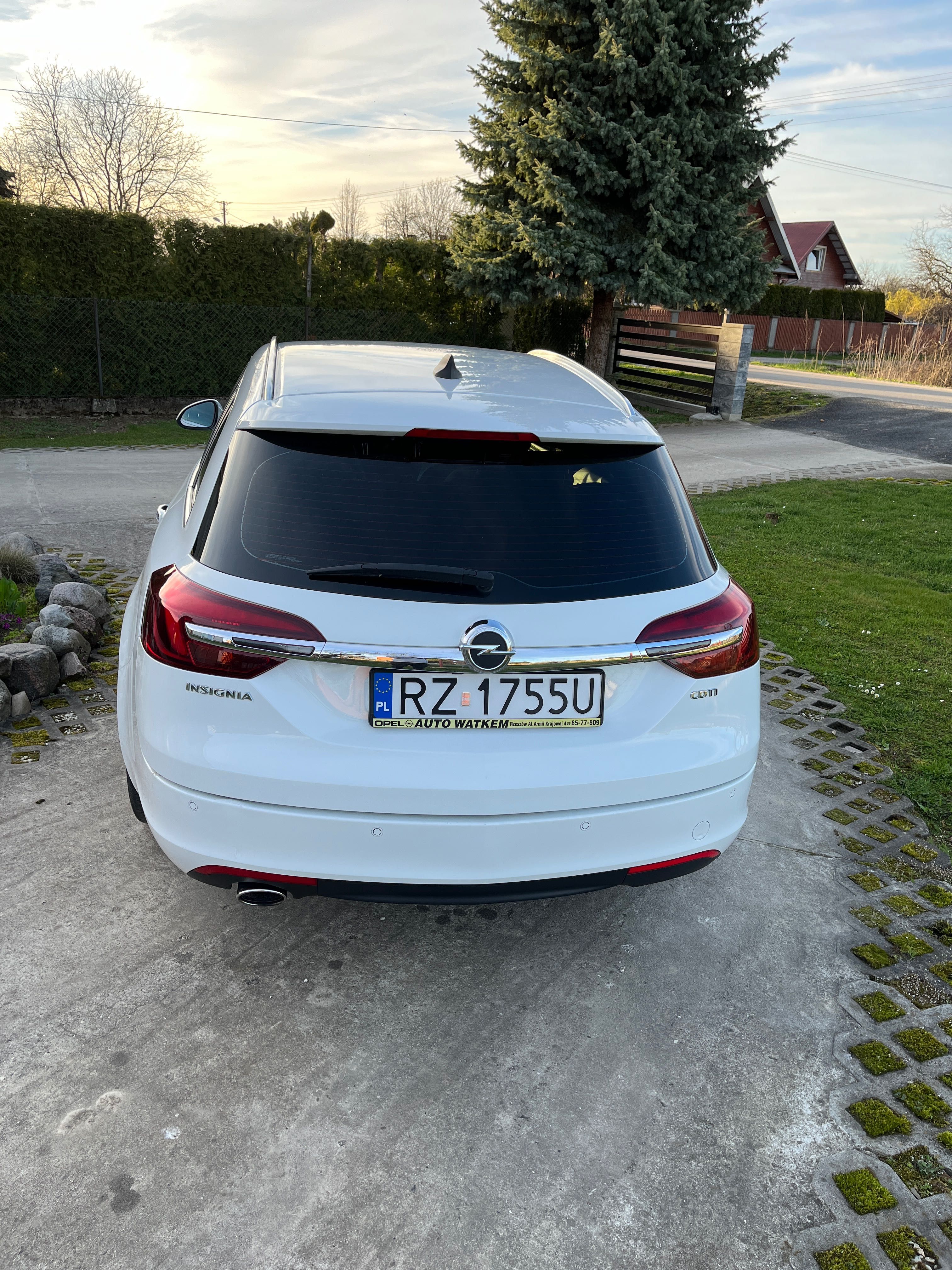 Opel Insignia 2016r Automat 170km Euro6 bdb stan bez wkładu Polecam