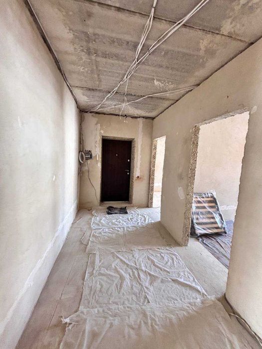 ПРОДАЖ Трикімнатна квартира з кухнею студією поруч парку