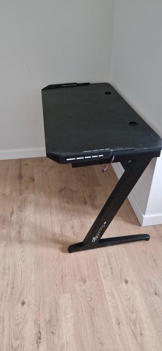 Mesa gamer offy gaming com led