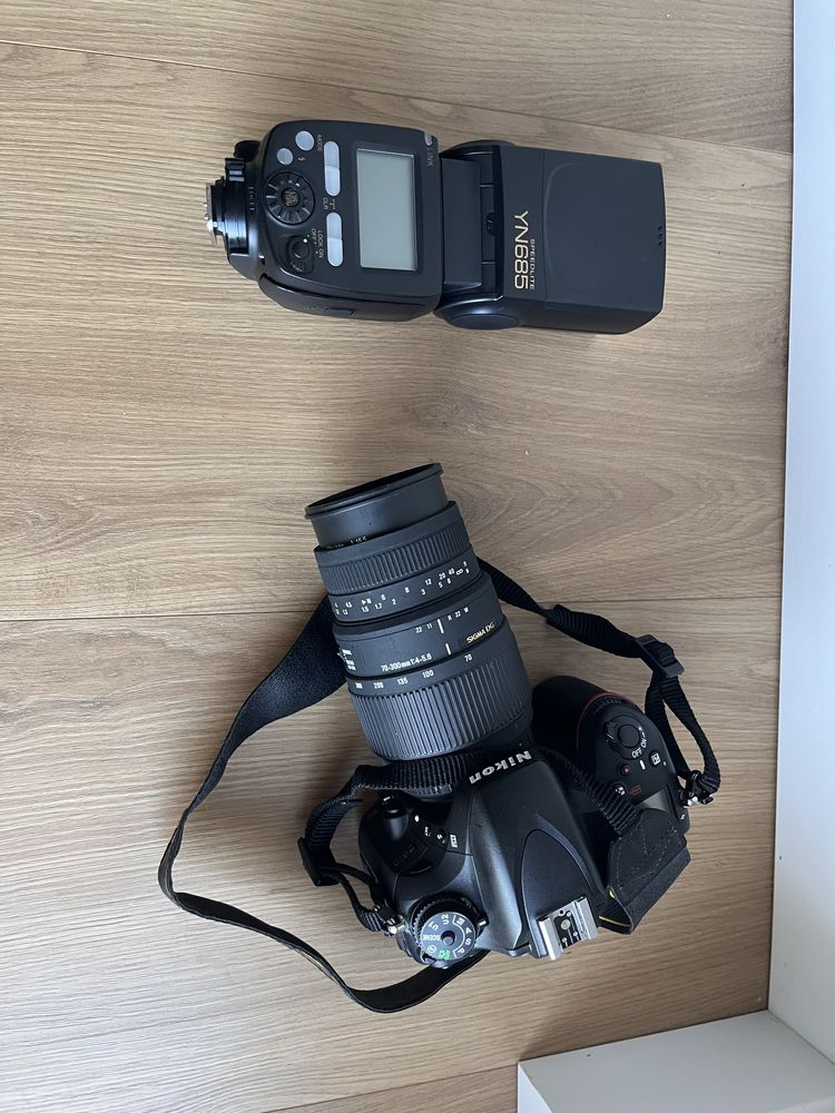 Nikon D610 z obiektywm sigma i lampą YN685