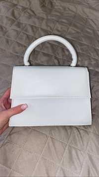 Міні-сумка білого кольору