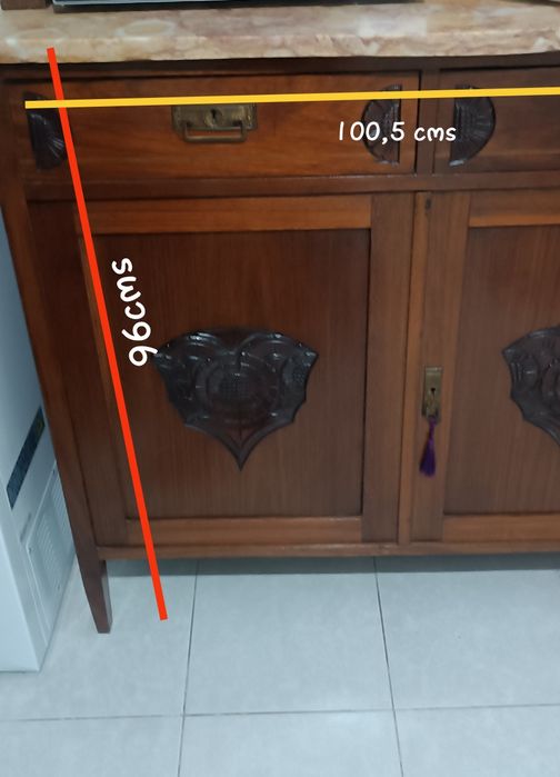 Móvel louceiro antigo restaurado