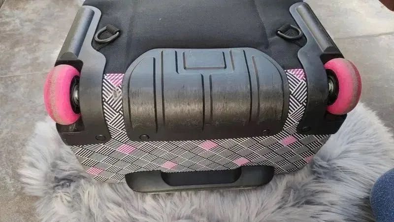 plecak torba walizka na kółkach jansport w kratę kratkę czarna różowa