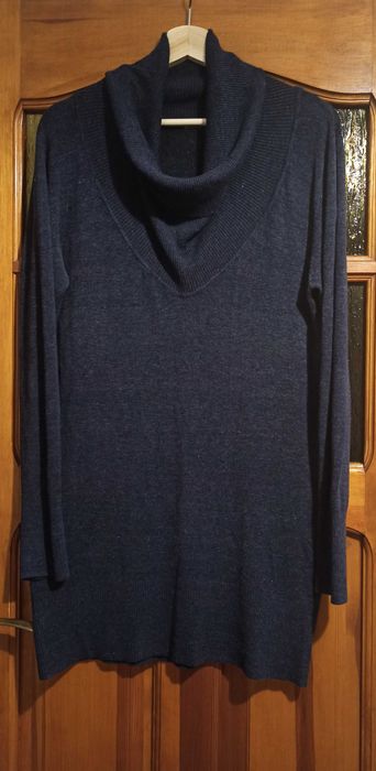 Sukienka tunika dzianinowa z golfem