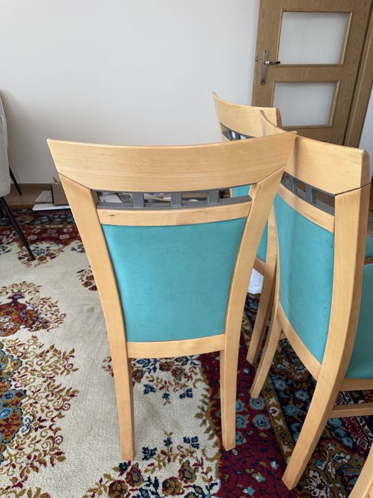 Stół do salonu w idealnym stanie