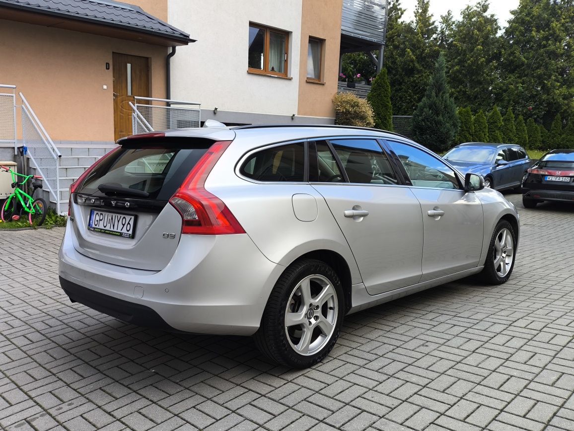 VOLVO V60 D3 2,0 diesel AUTOMAT SuperAuto