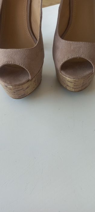 Różowe buty na koturnie rozm.37