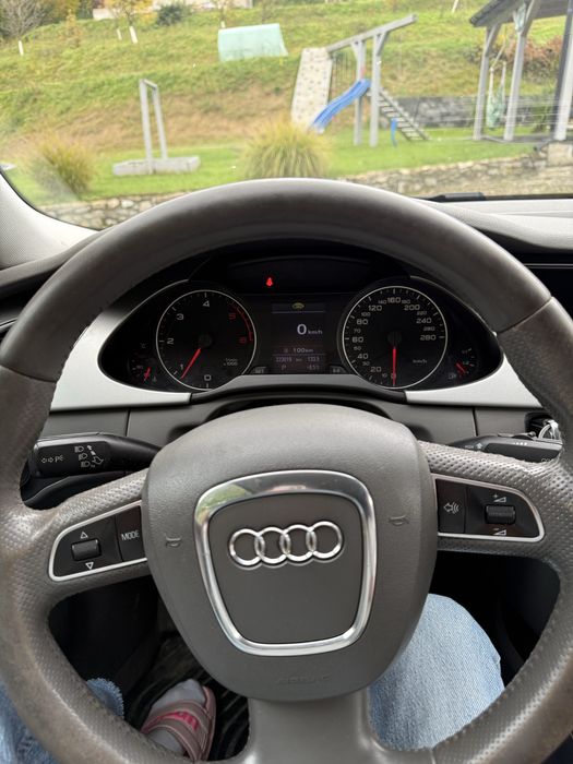 Samochód audi a4b8 na części