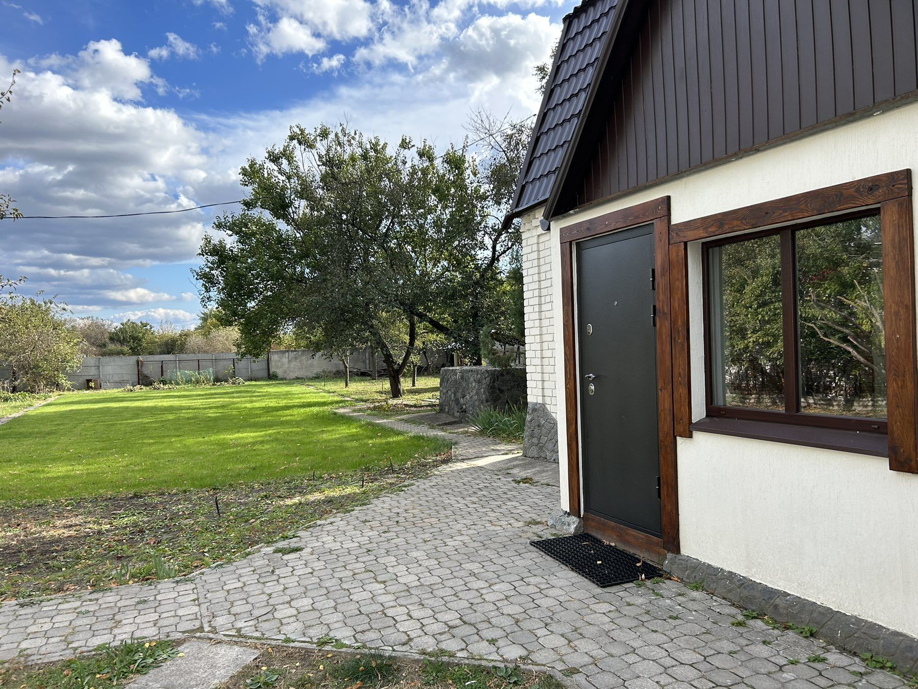 Продам дом в Обуховке на закрытой охраняемой территории лес река