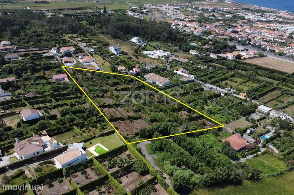 Quinta com moradia T4+1 nas Areias, na freguesia de Rabo de Peixe