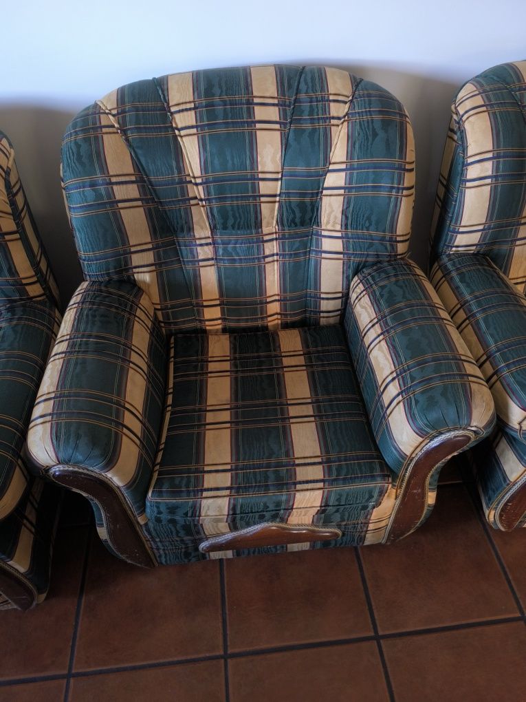 Conjunto de sofás com três peças