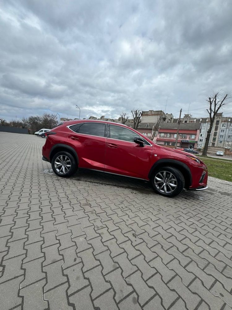 Продам авто Lexus nx 300 f-sport. 2017