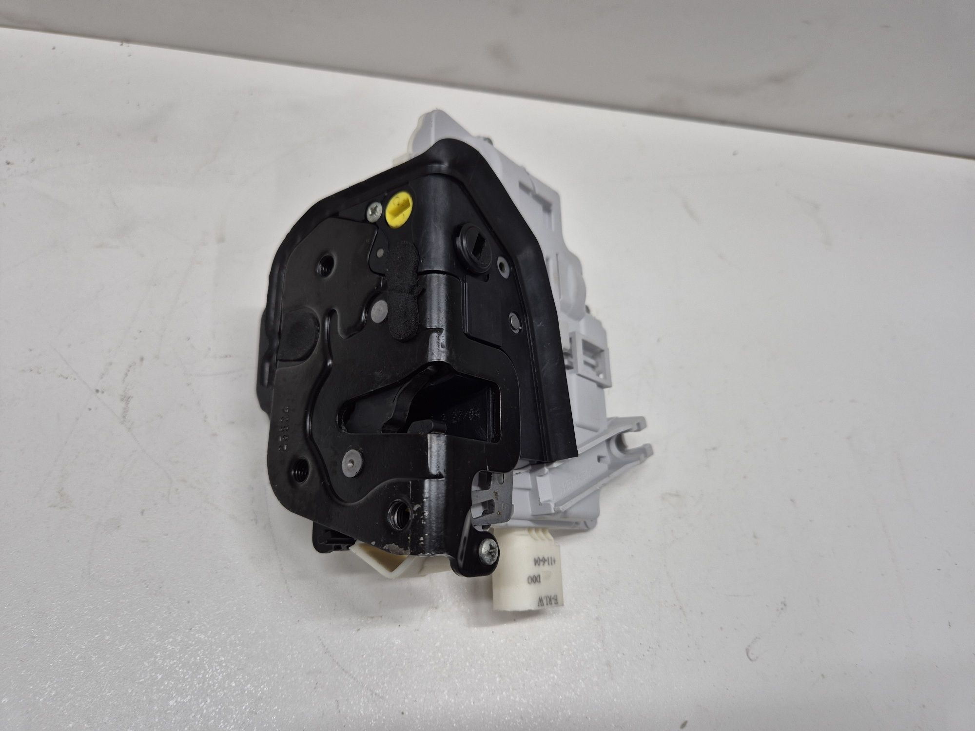audi a6 c6 a4 b7 a3 8p zamek drzwi lewy tył tylny 8 pin