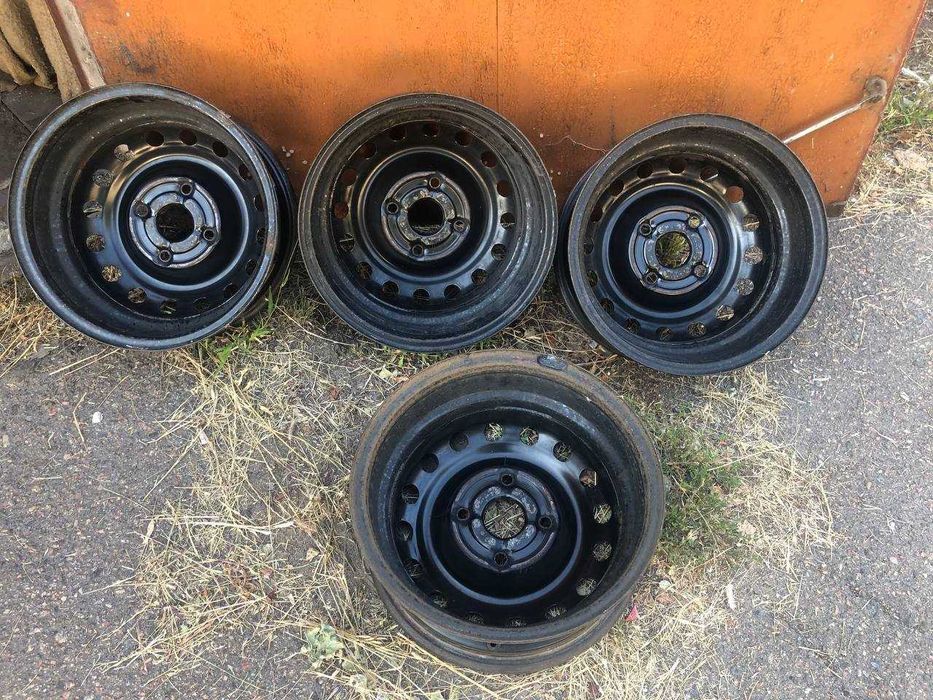Продам комплект дисків r14 4*114.3  185/65/14