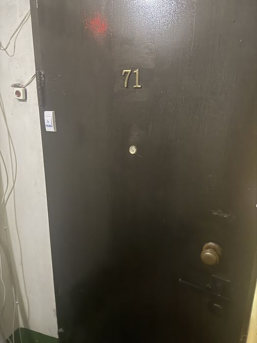 Продам входние двери железние