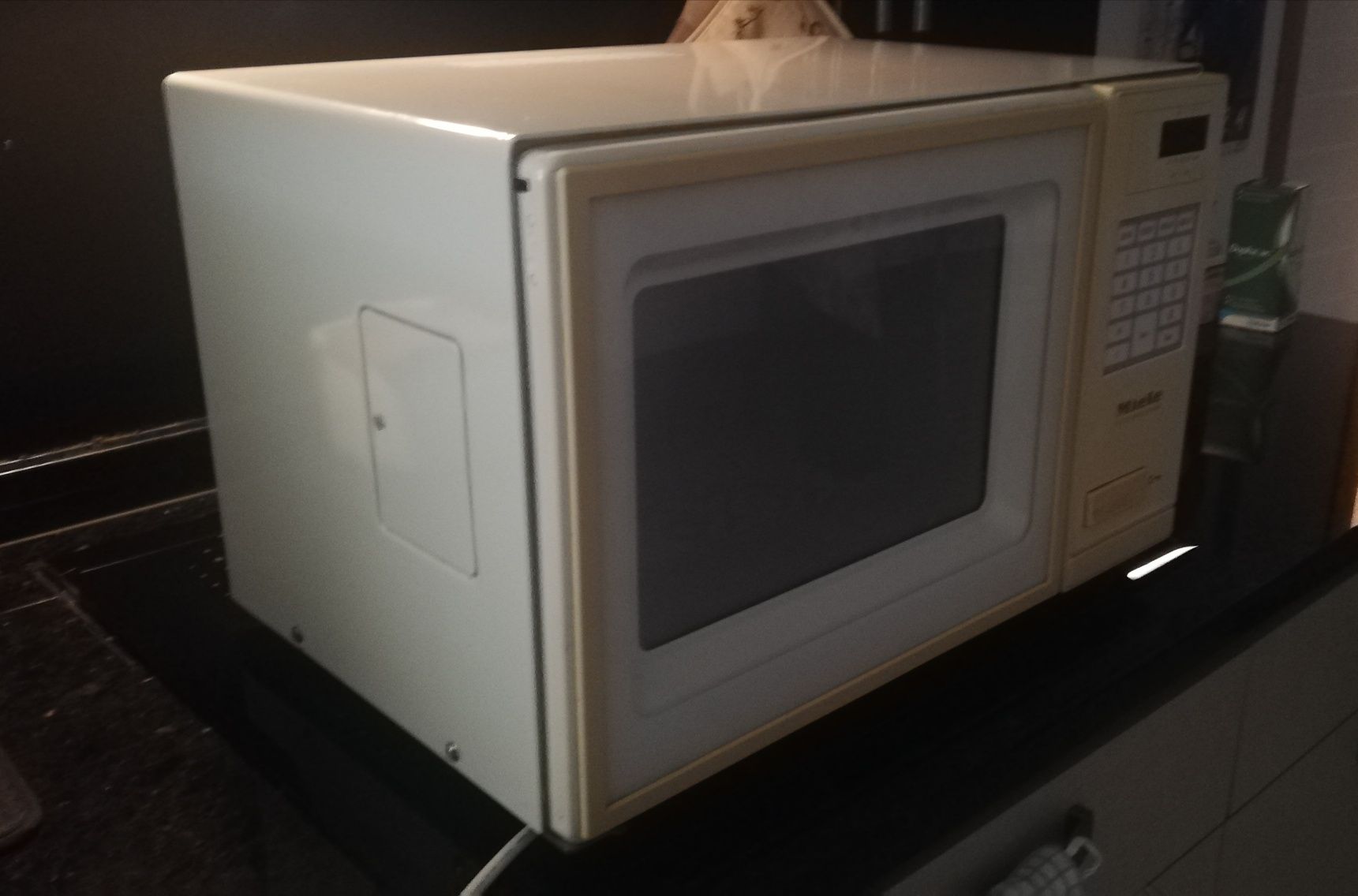 Microondas Miele  M 688