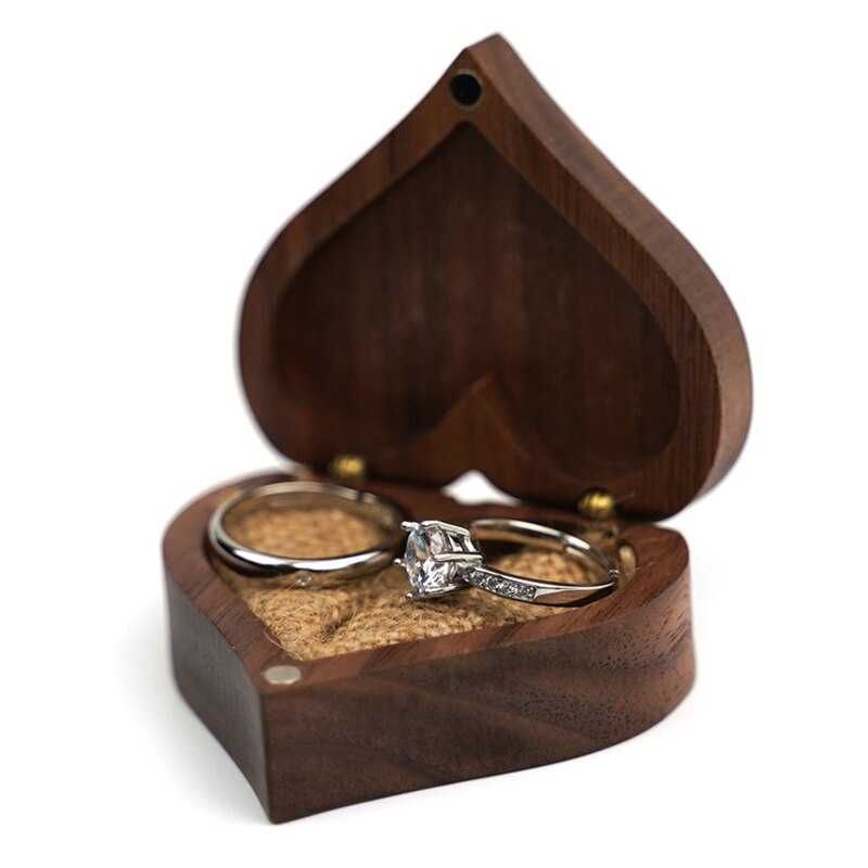 Drewniane pudełko, pudełeczko na pierścionek, obrączkę. Ostatnia szt.